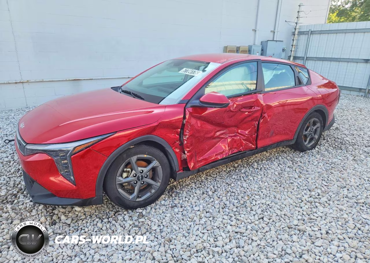 2025 Kia K4 Lxs VIN:3KPFT4DE5SE093459 - 1