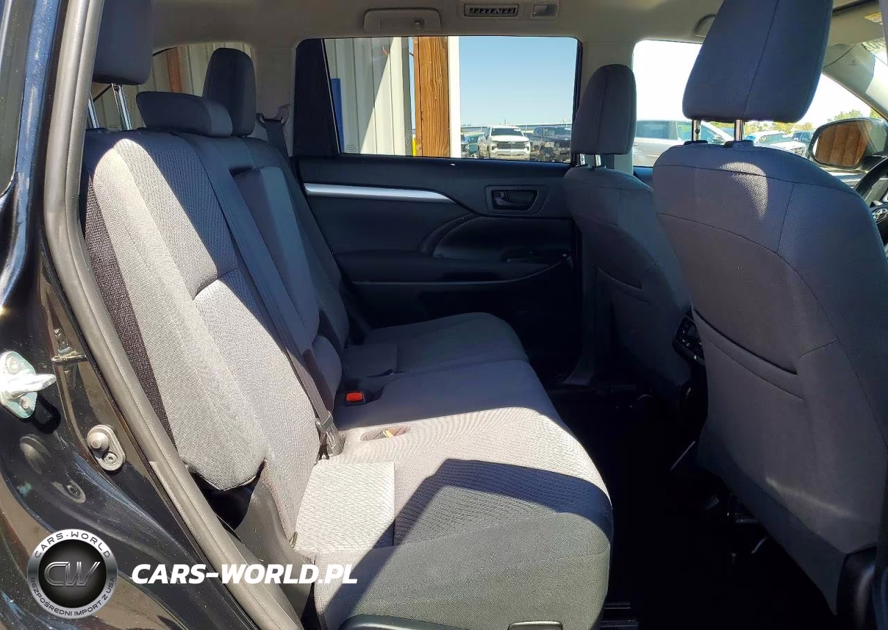 2019 Toyota Highlander Le VIN:5TDBZRFH1KS967488 - 10