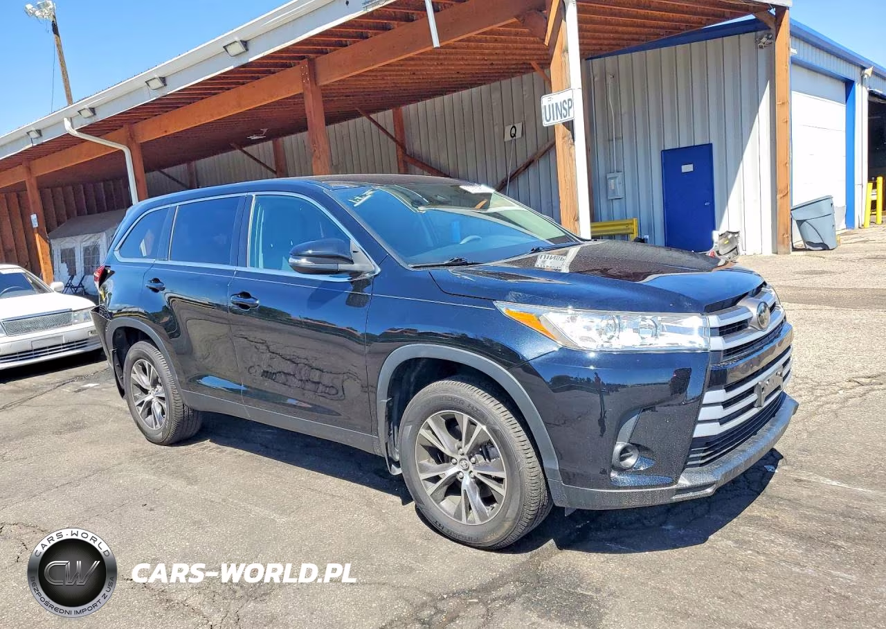 2019 Toyota Highlander Le VIN:5TDBZRFH1KS967488 - 4