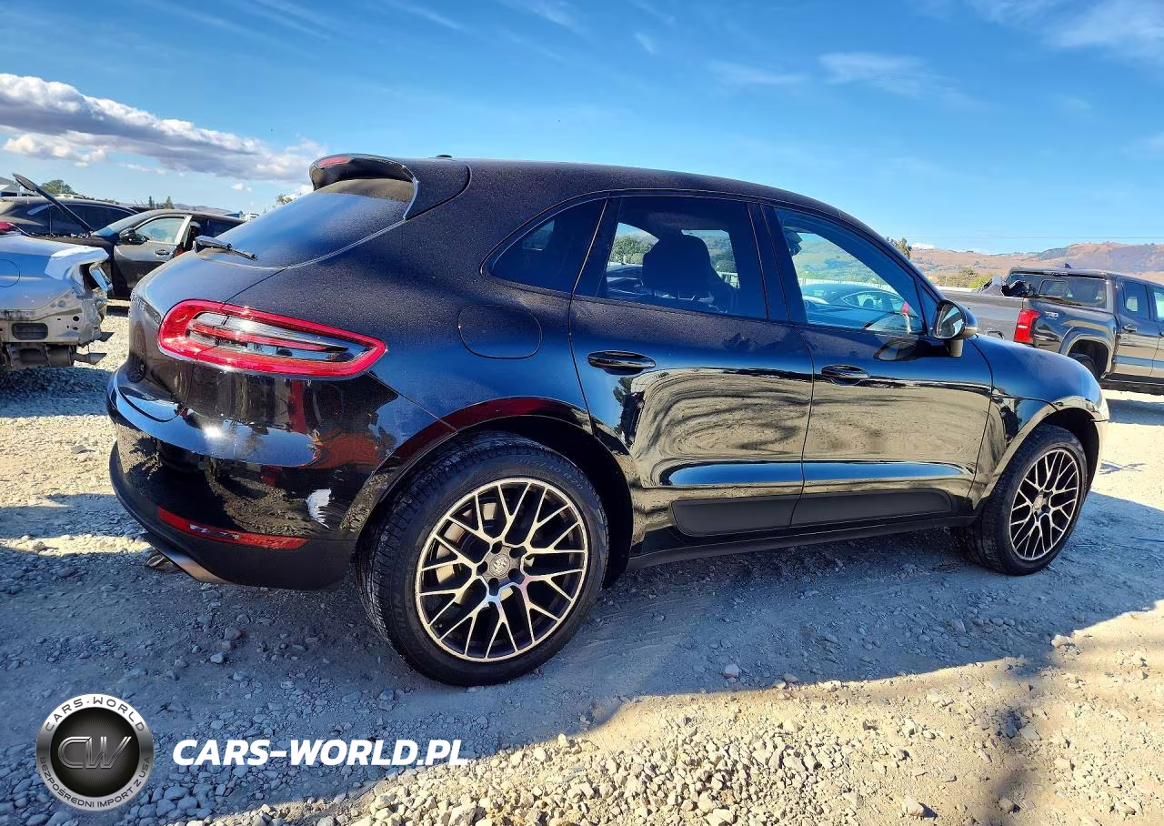 2018 Porsche Macan VIN:WP1AA2A57JLB00747 - 3