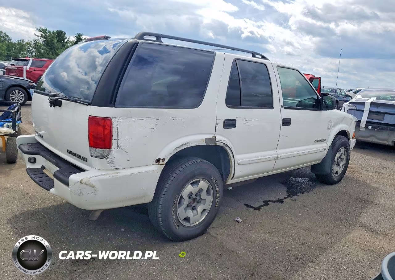 2003 Chevrolet Blazer VIN:1GNDT13X03K174688 - 3