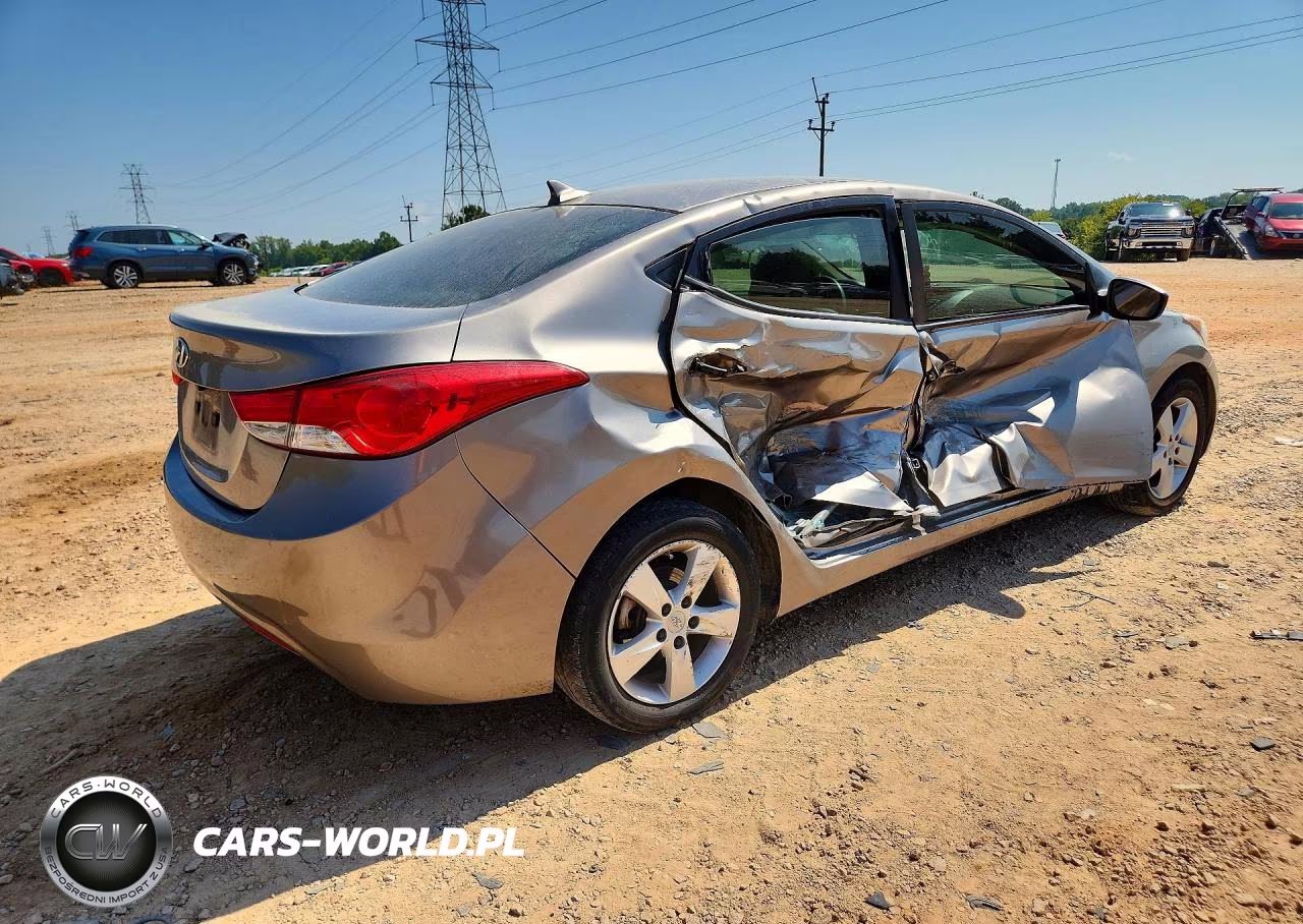 2013 Hyundai Elantra Gls VIN:5NPDH4AE8DH163788 - 3