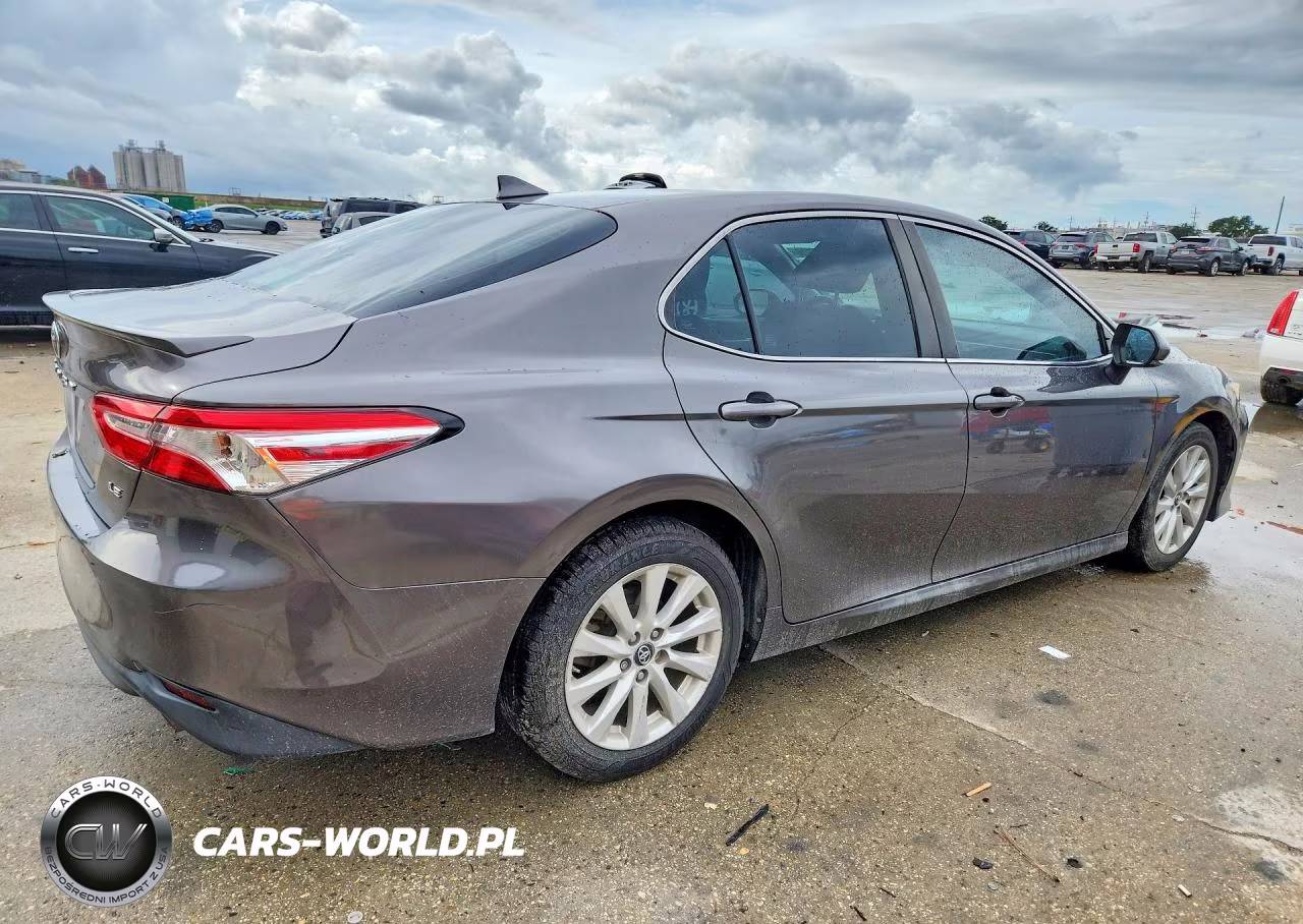 2019 Toyota Camry Le VIN:4T1B11HK2KU752145 - 3