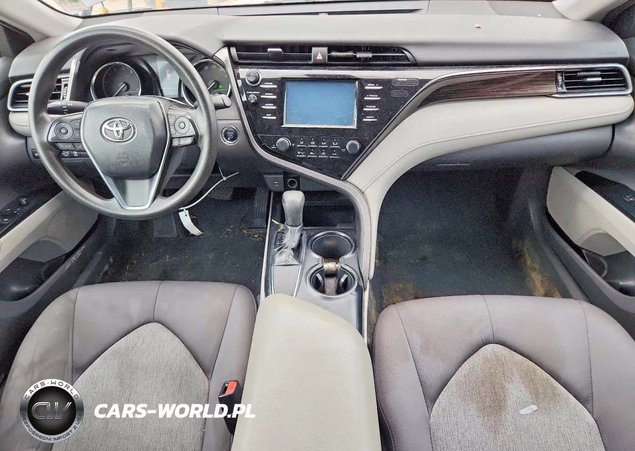 2019 Toyota Camry Le VIN:4T1B11HK2KU752145 - 8