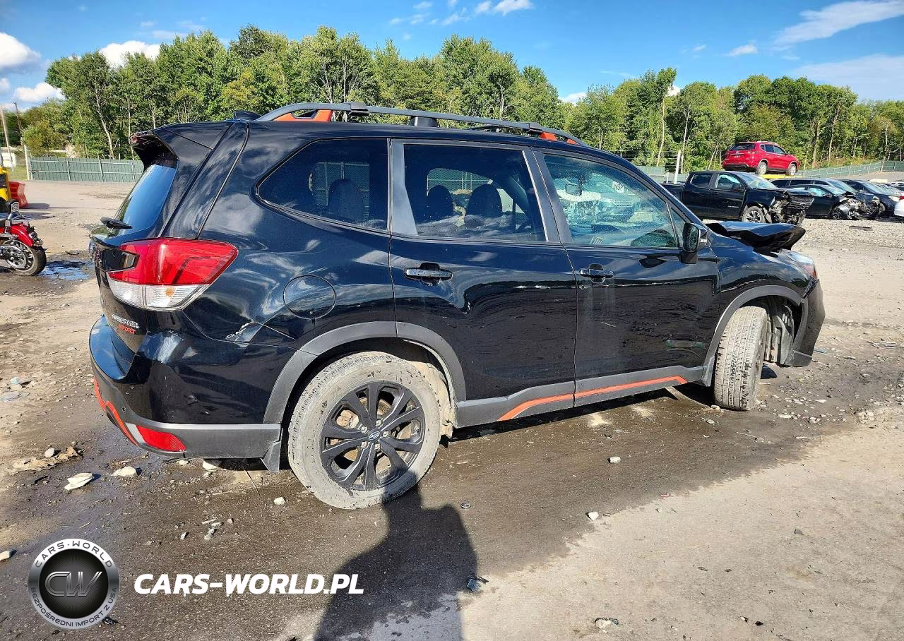 2020 Subaru Forester Sport VIN:JF2SKAMC7LH417118 - 3