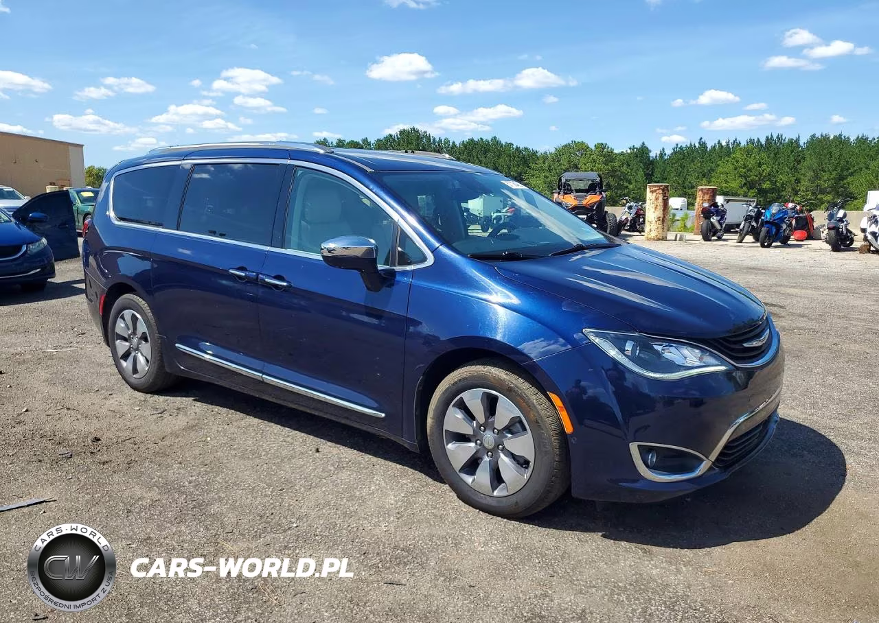 2018 Chrysler Pacifica Hybrid Limited VIN:2C4RC1N70JR127140 - 4