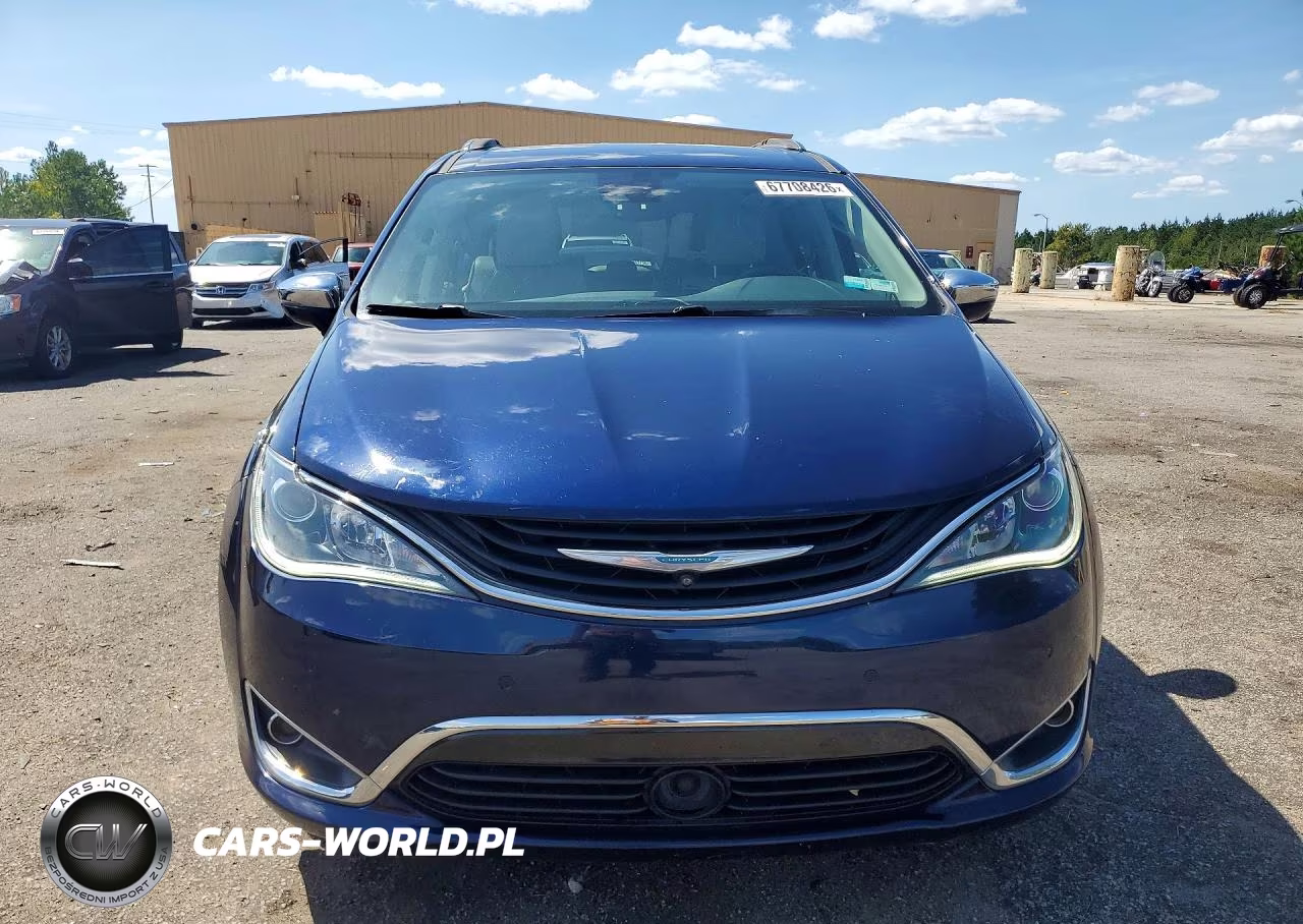 2018 Chrysler Pacifica Hybrid Limited VIN:2C4RC1N70JR127140 - 5