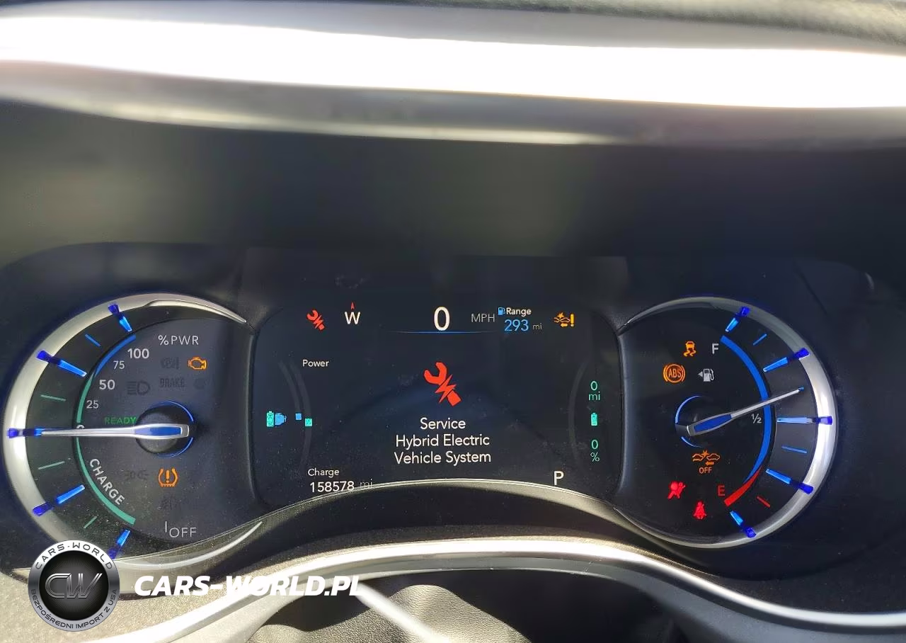2018 Chrysler Pacifica Hybrid Limited VIN:2C4RC1N70JR127140 - 9