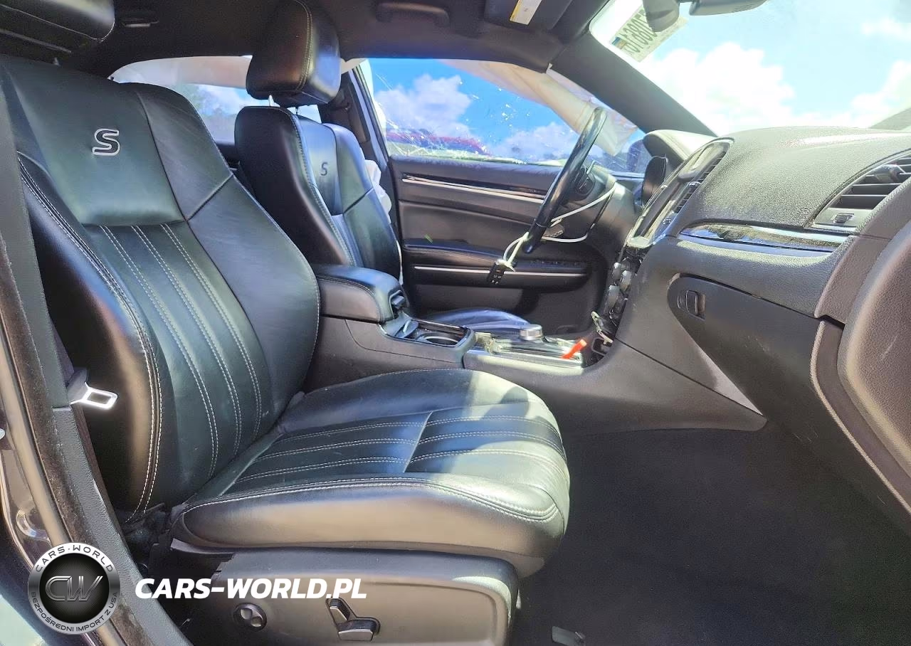 2019 Chrysler 300 S VIN:2C3CCABG3KH515503 - 7