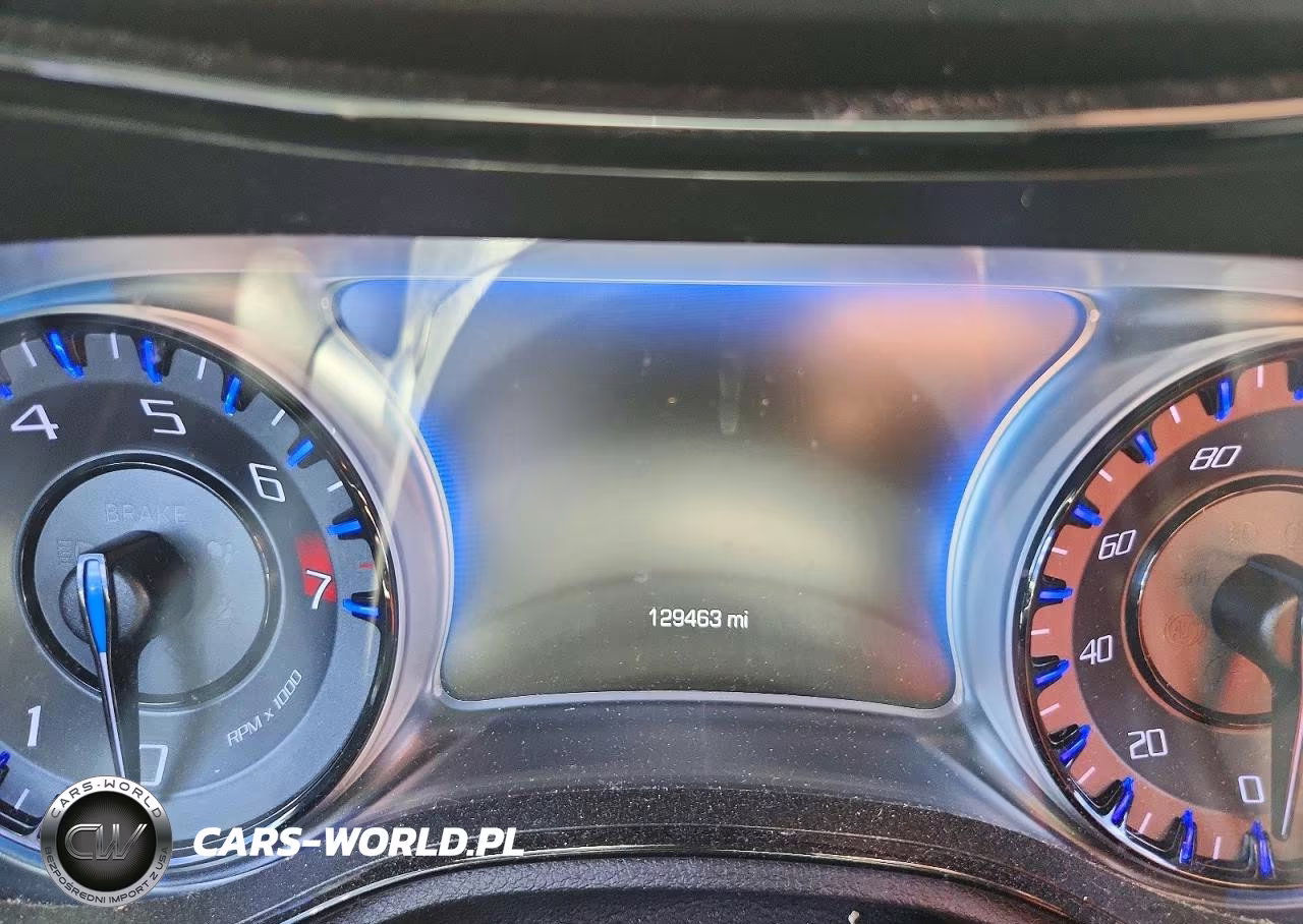 2019 Chrysler 300 S VIN:2C3CCABG3KH515503 - 9