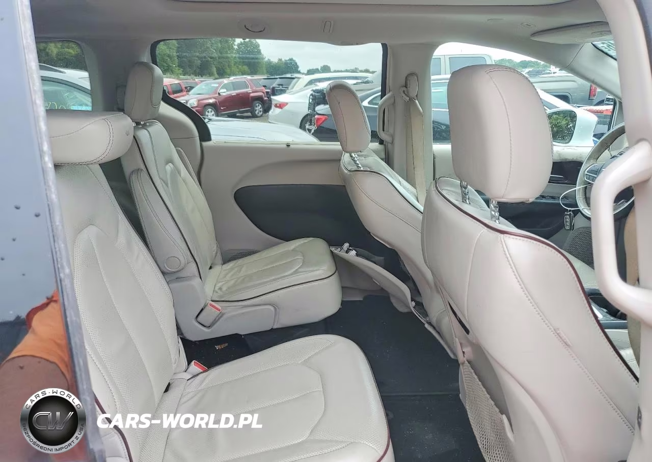 2019 Chrysler Pacifica Limited VIN:2C4RC1GG7KR627701 - 11