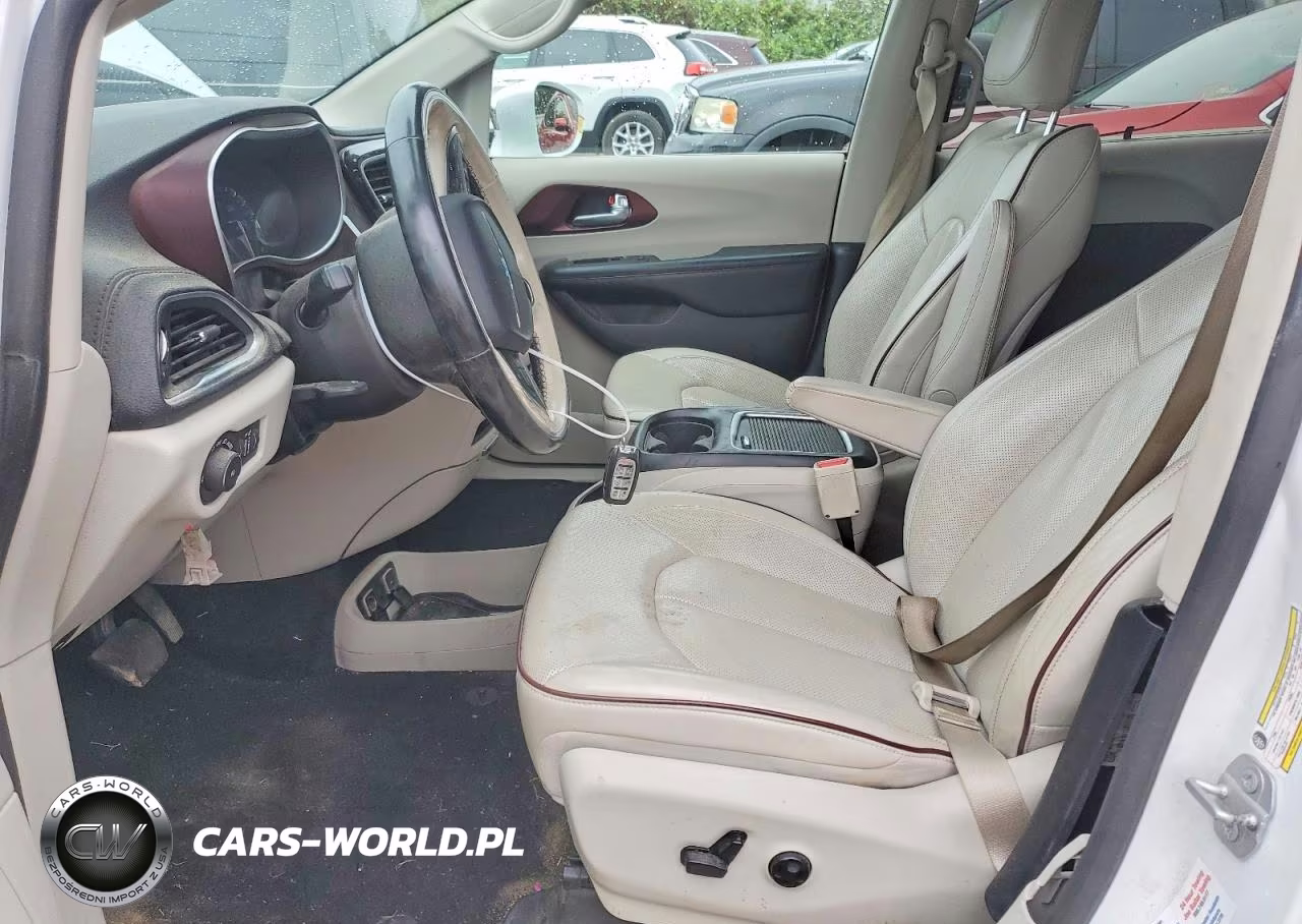 2019 Chrysler Pacifica Limited VIN:2C4RC1GG7KR627701 - 7