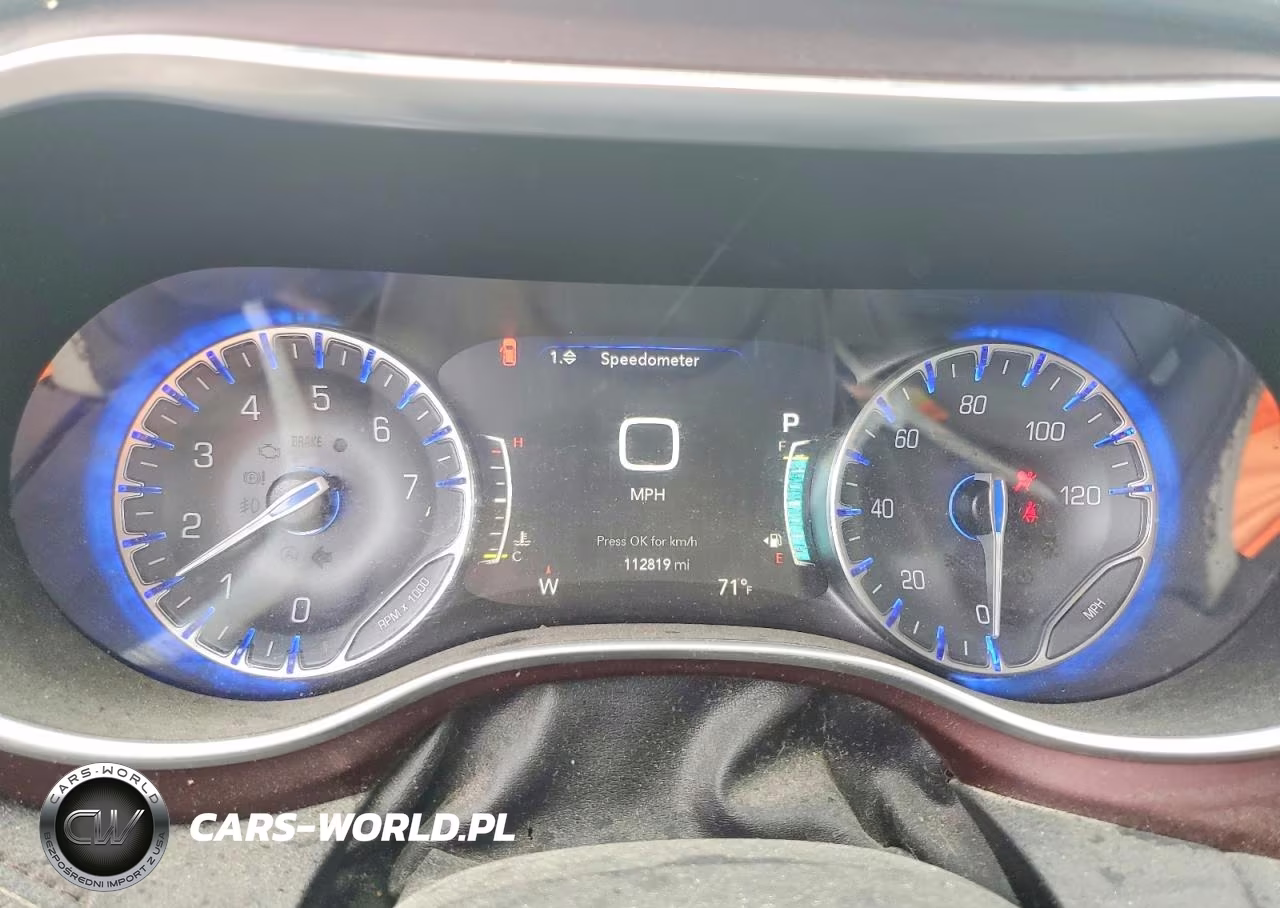 2019 Chrysler Pacifica Limited VIN:2C4RC1GG7KR627701 - 9