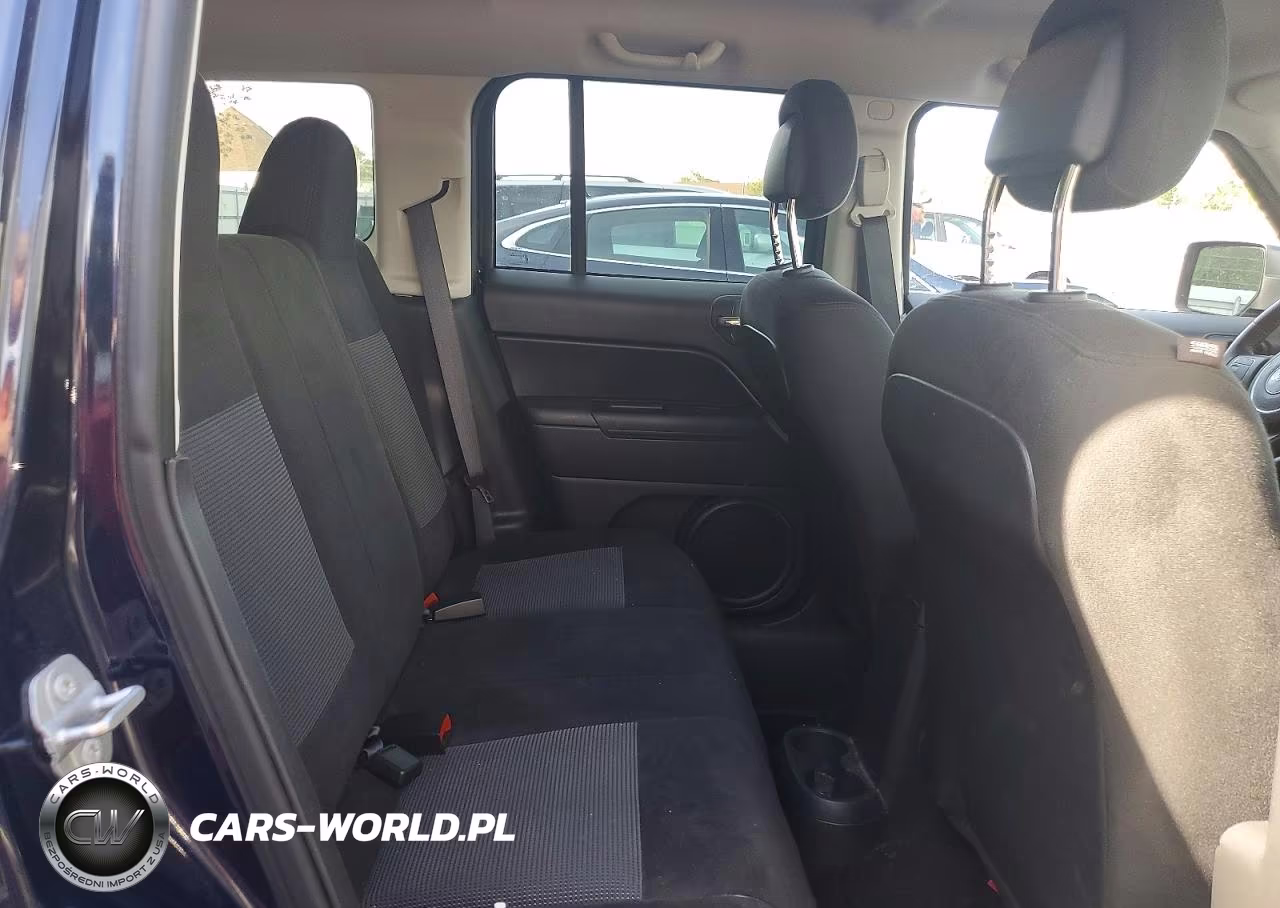 2016 Jeep Patriot Latitude VIN:1C4NJRFB3GD618562 - 11