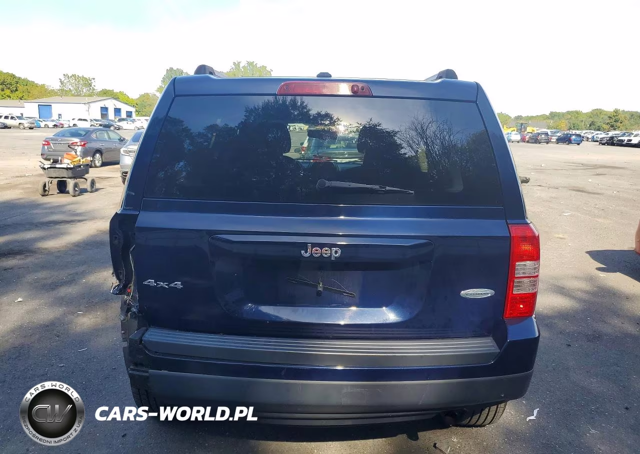 2016 Jeep Patriot Latitude VIN:1C4NJRFB3GD618562 - 6