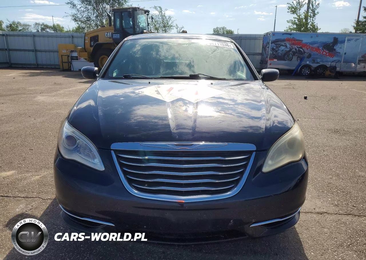 2014 Chrysler 200 Touring VIN:1C3CCBBB7EN107785 - 5