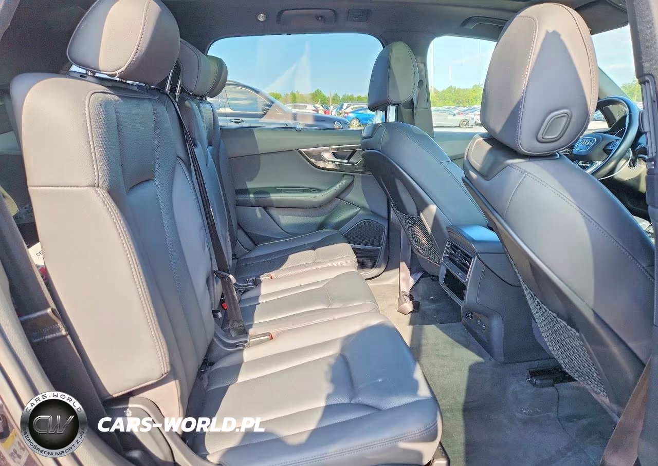 2021 Audi Q7 Premium Plus VIN:WA1LXAF70MD018171 - 10