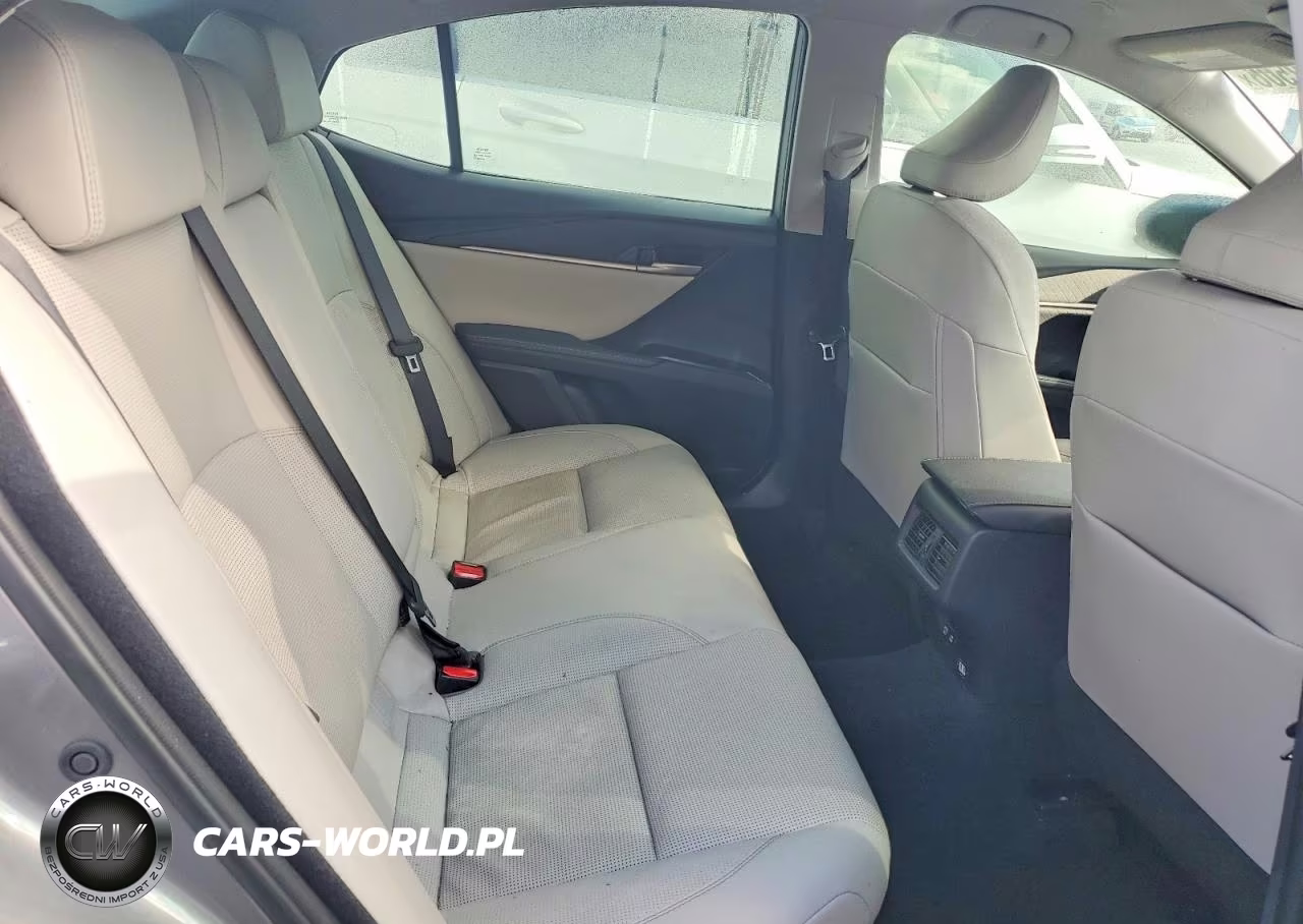 2026 Toyota Camry Xle VIN:4T1DAACK1TU306361 - 10