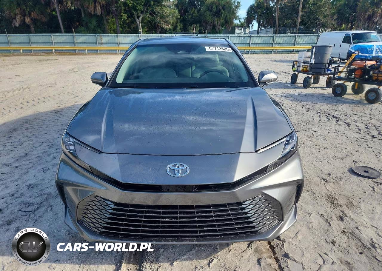 2026 Toyota Camry Xle VIN:4T1DAACK1TU306361 - 5