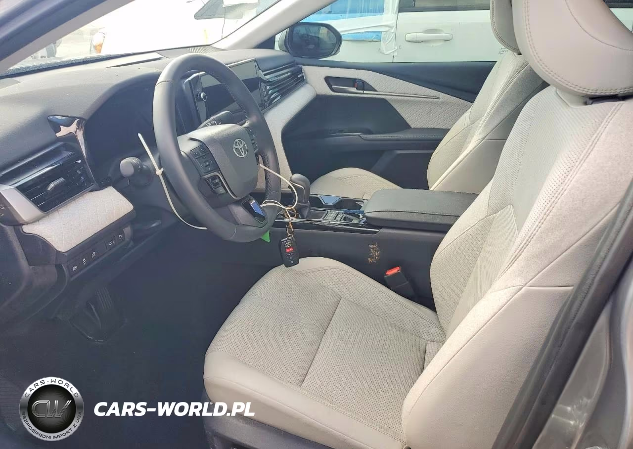 2026 Toyota Camry Xle VIN:4T1DAACK1TU306361 - 7