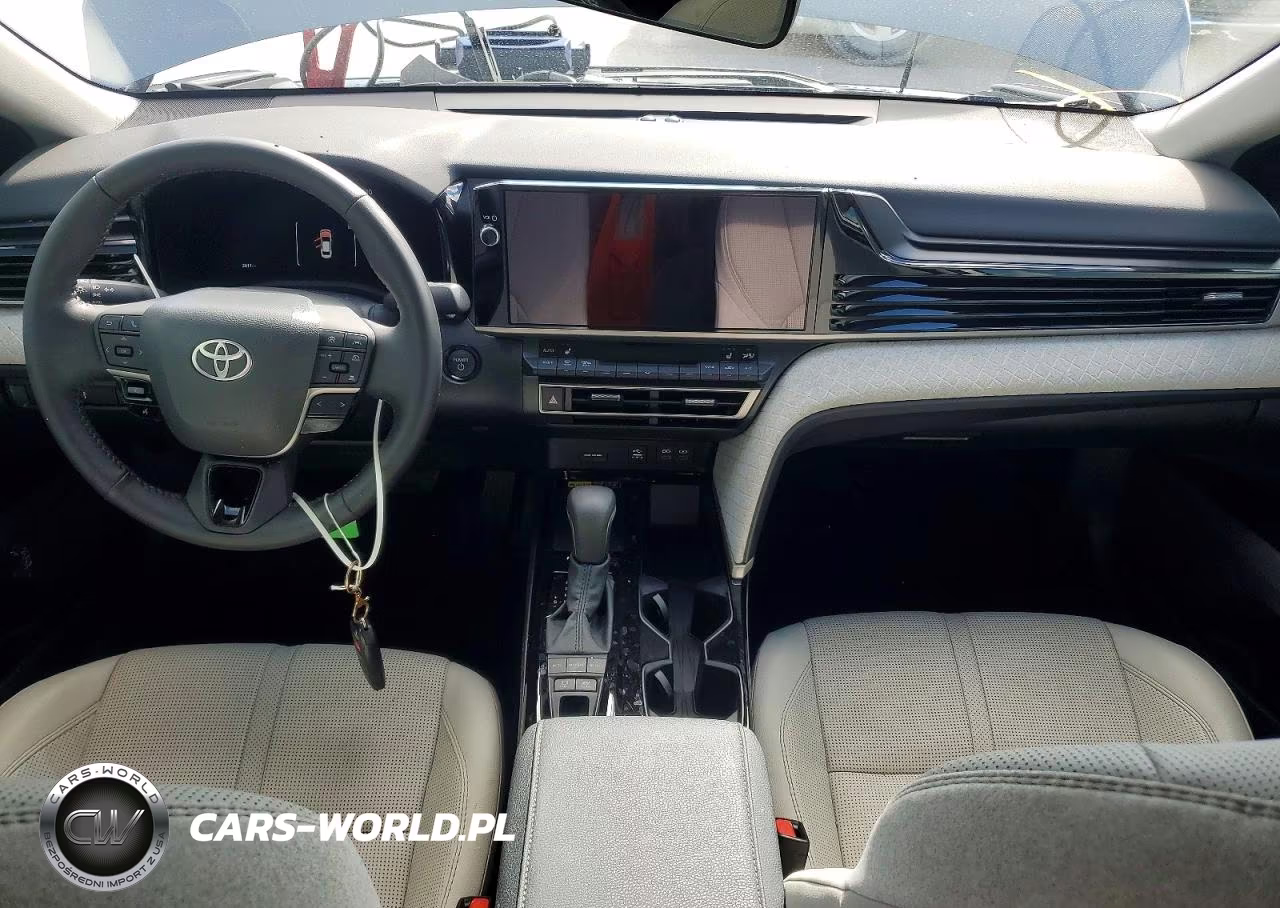 2026 Toyota Camry Xle VIN:4T1DAACK1TU306361 - 8