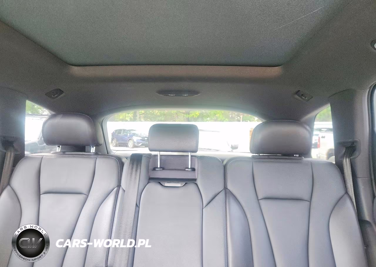 2017 Audi Q7 Premium Plus VIN:WA1LAAF76HD004704 - 10