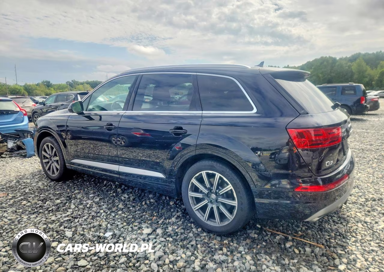2017 Audi Q7 Premium Plus VIN:WA1LAAF76HD004704 - 2
