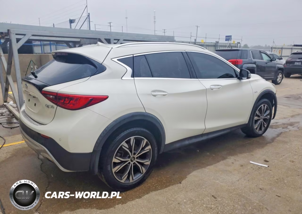 2017 Infiniti Qx30 Premium VIN:SJKCH5CRXHA032907 - 3