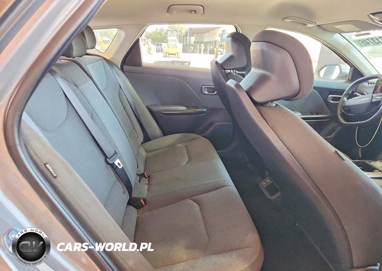 2025 Kia K4 Lxs VIN:3KPFT4DE3SE102546 - 10