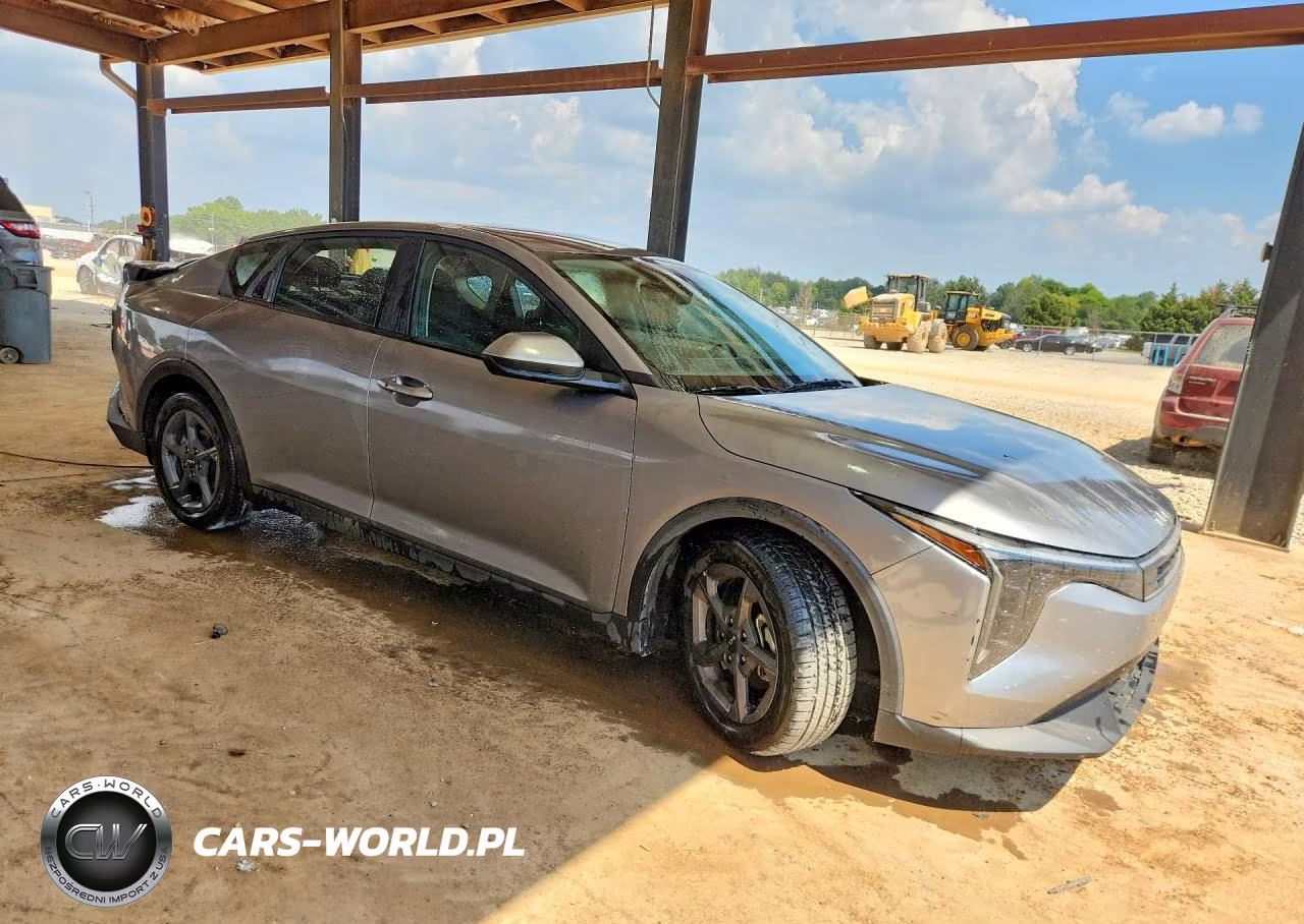 2025 Kia K4 Lxs VIN:3KPFT4DE3SE102546 - 4