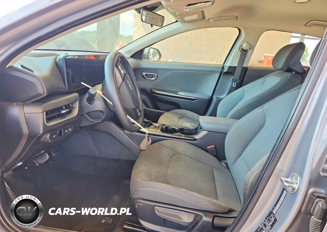 2025 Kia K4 Lxs VIN:3KPFT4DE3SE102546 - 7