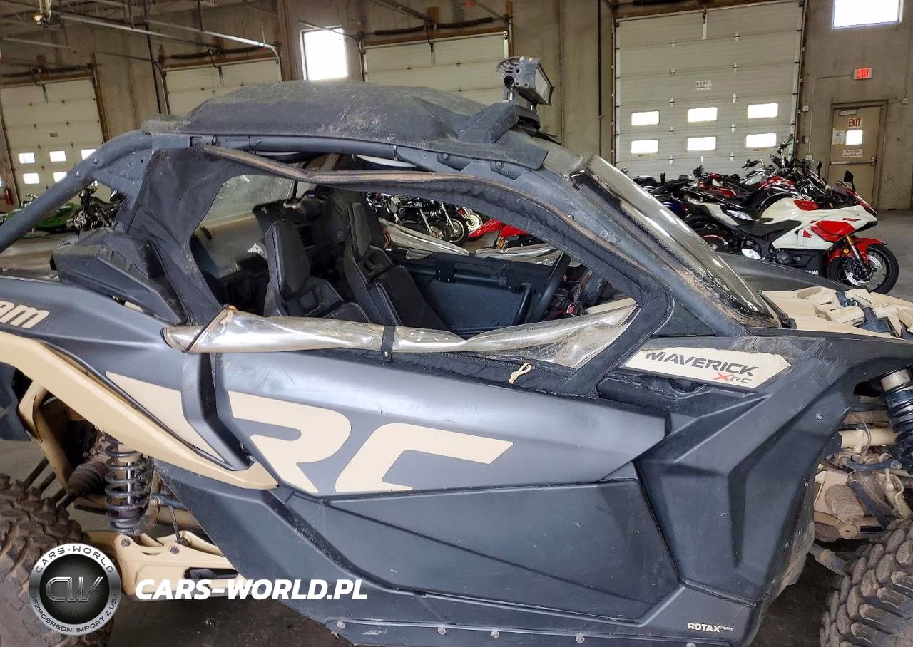2023 Can-Am Maverick X3 X Rc 64 Turbo Rr VIN:3JBVPAV40PE000734 - 9