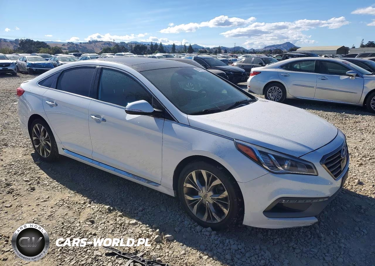 2015 Hyundai Sonata Limited VIN:5NPE34ABXFH146986 - 4