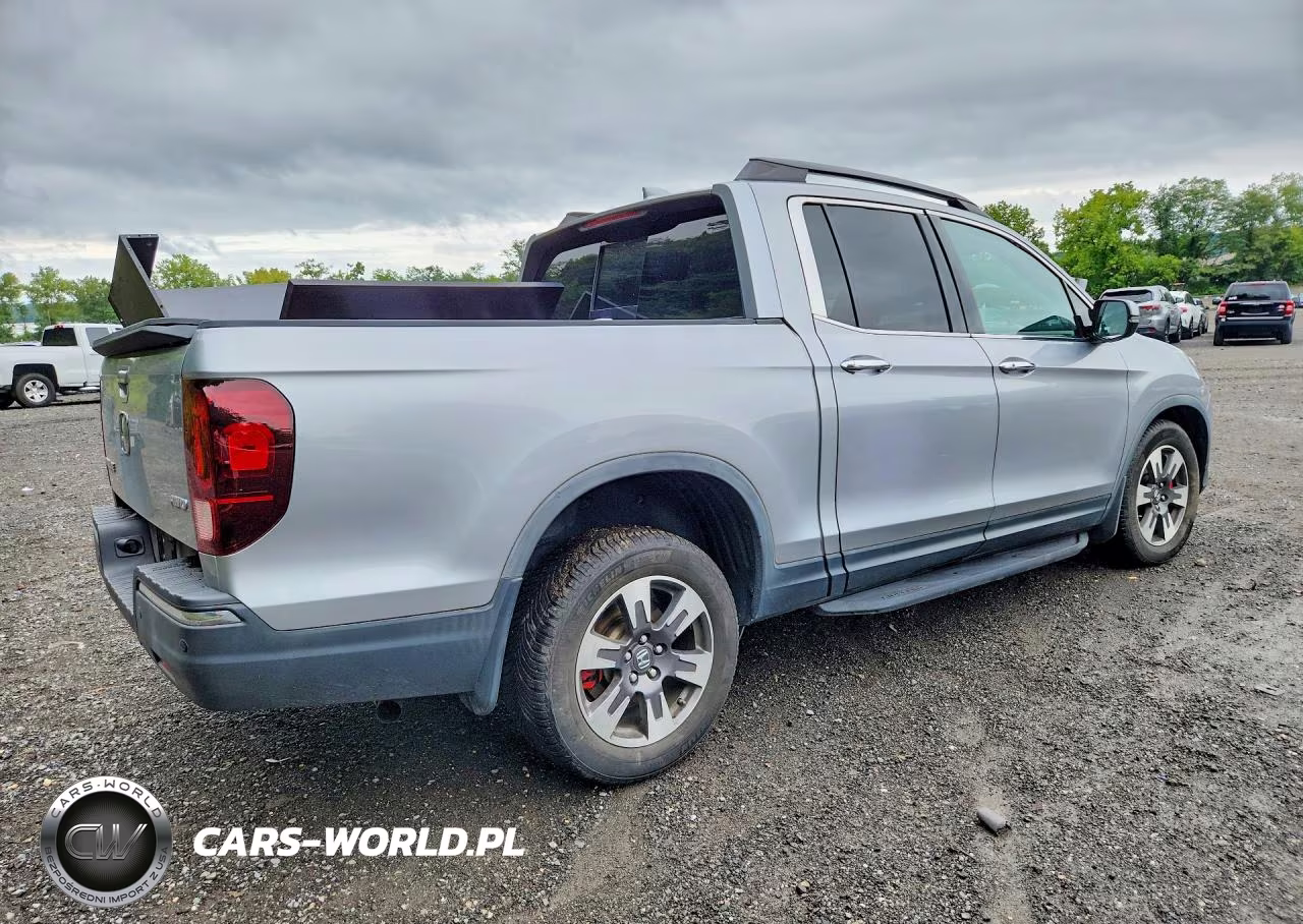 2017 Honda Ridgeline Rtl VIN:5FPYK3F76HB002102 - 3
