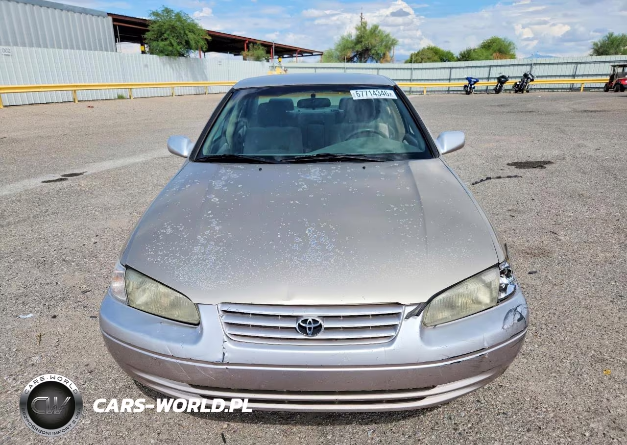 1999 Toyota Camry Le VIN:JT2BG28K4X0366651 - 5