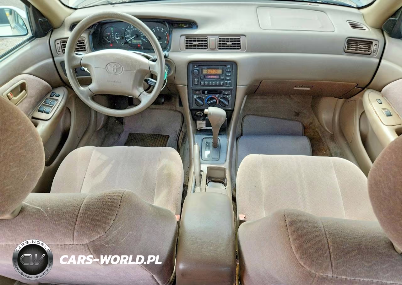 1999 Toyota Camry Le VIN:JT2BG28K4X0366651 - 8