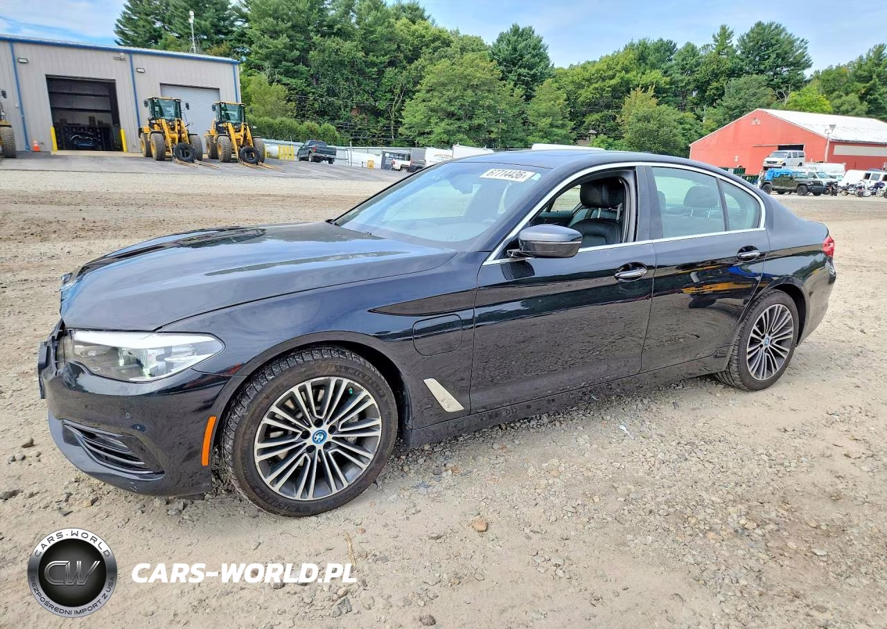 2018 BMW 530Xe VIN:WBAJB1C54JB084449 - 1