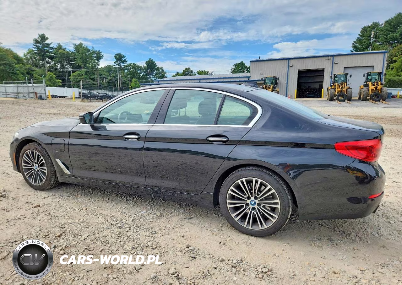 2018 BMW 530Xe VIN:WBAJB1C54JB084449 - 2