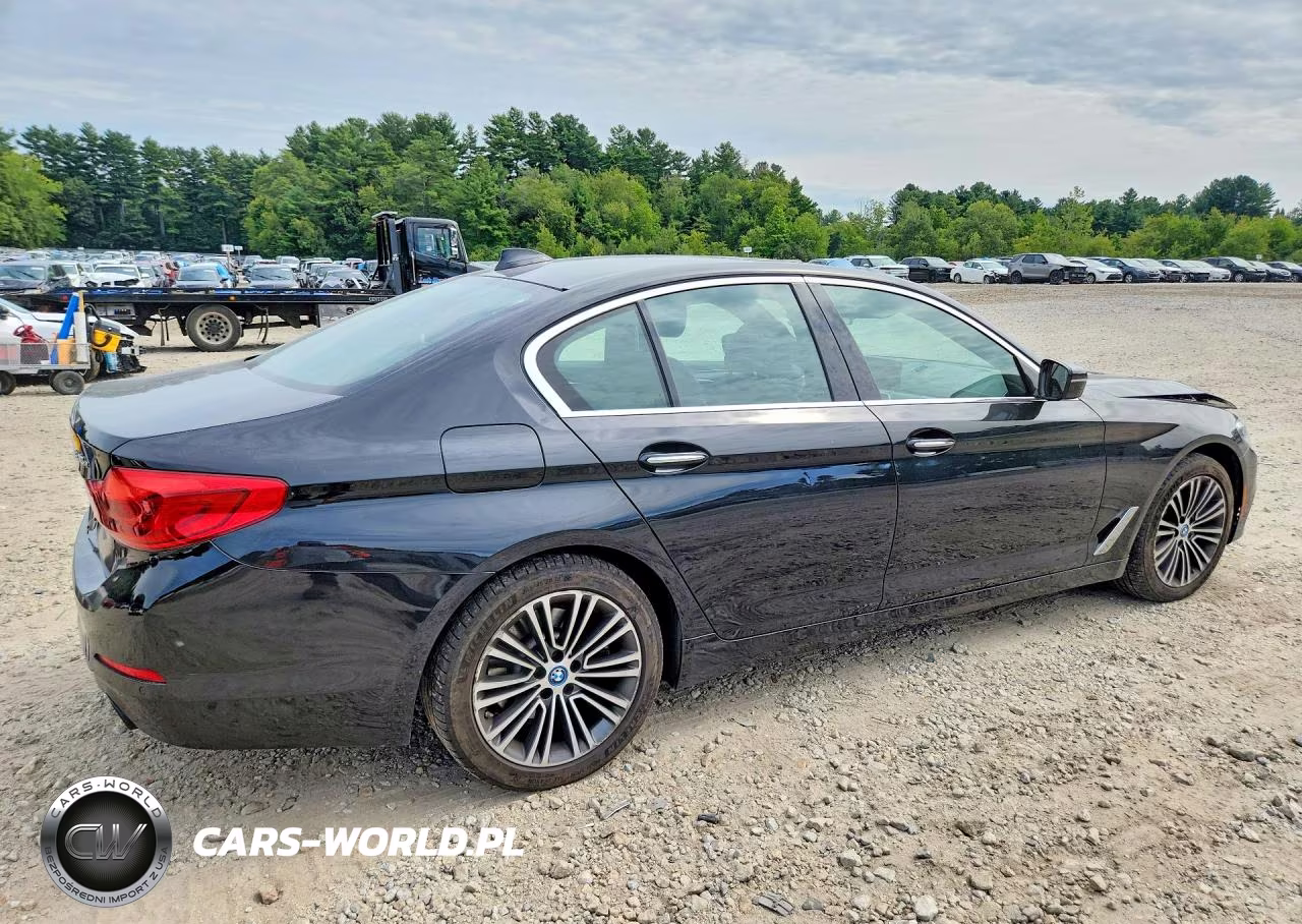 2018 BMW 530Xe VIN:WBAJB1C54JB084449 - 3