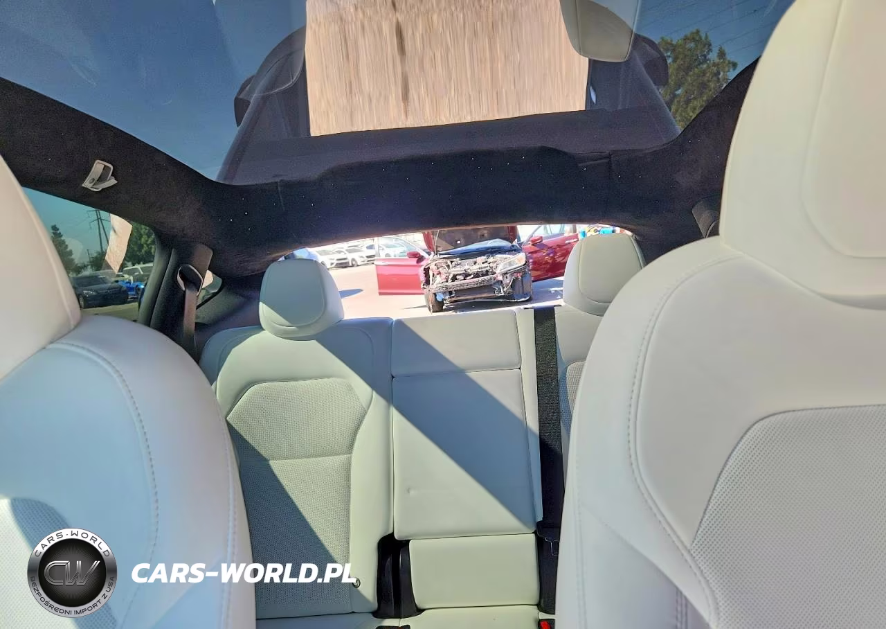 2026 Tesla Model Y VIN:7SAYGDEE0TF369959 - 10