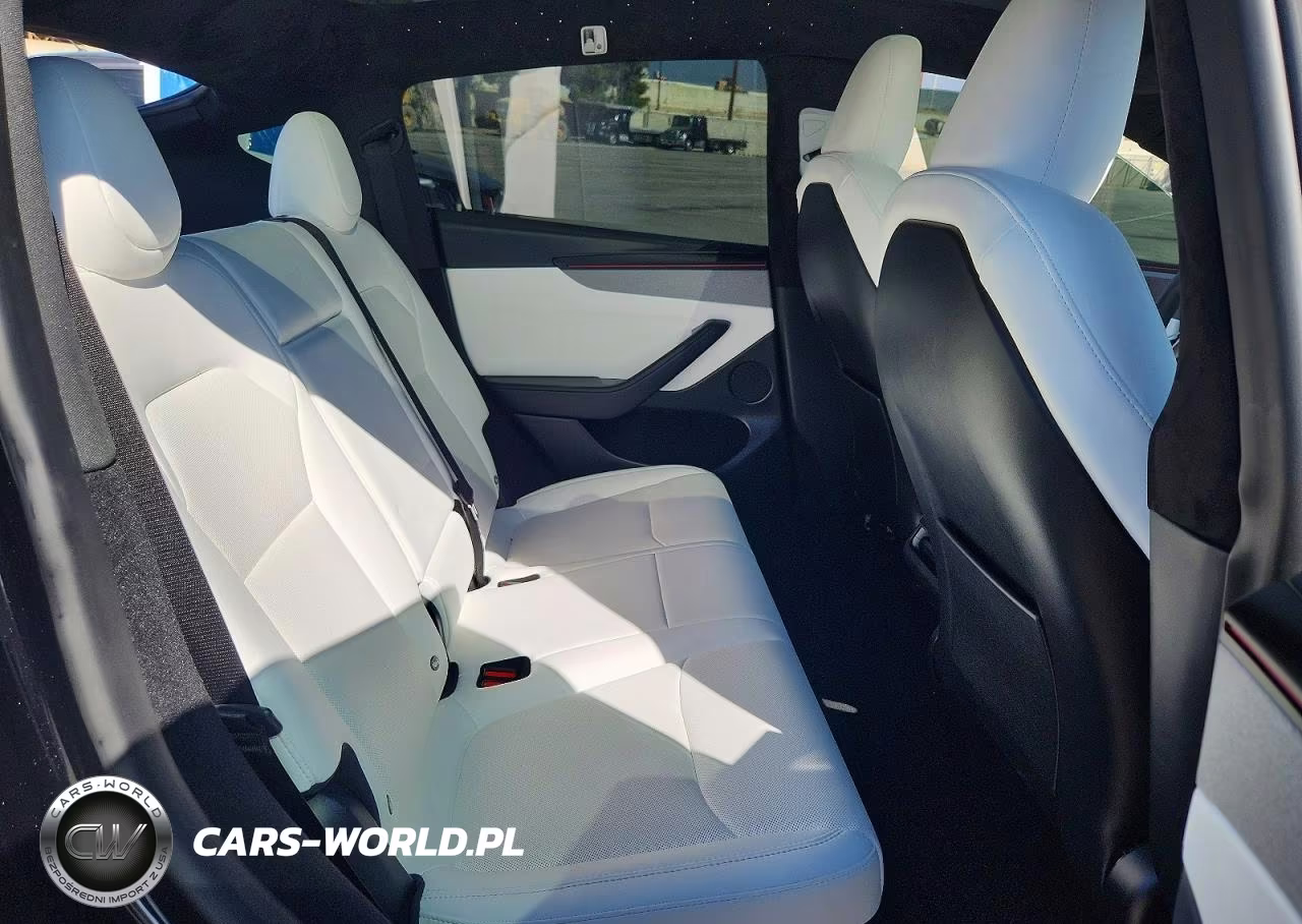 2026 Tesla Model Y VIN:7SAYGDEE0TF369959 - 11