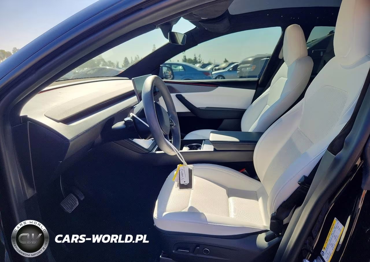 2026 Tesla Model Y VIN:7SAYGDEE0TF369959 - 7
