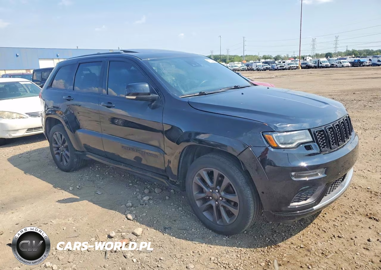 2018 Jeep Grand Cherokee Overland VIN:1C4RJECG5JC185558 - 4
