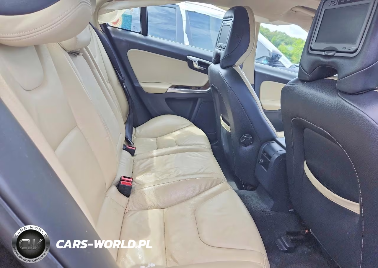 2012 Volvo S60 T5 VIN:YV1622FS7C2044704 - 10