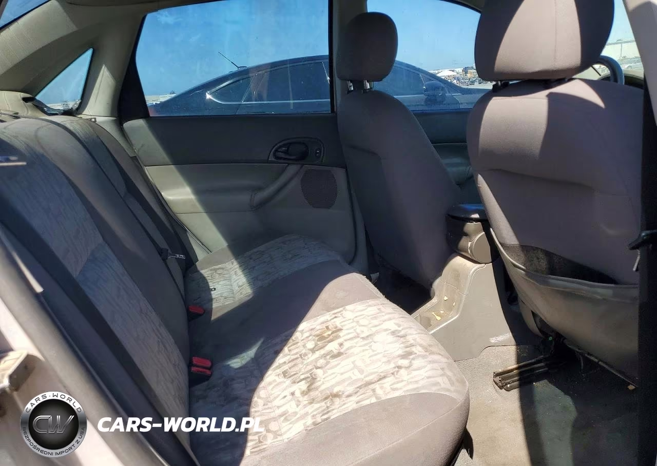 2005 Ford Focus Zx4 VIN:1FAFP34N25W246197 - 10