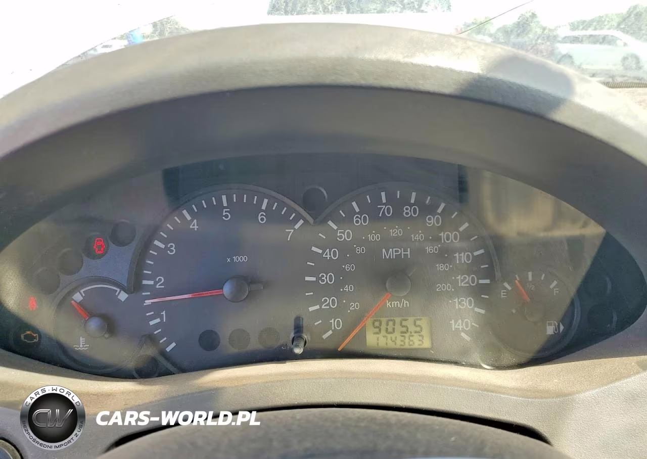 2005 Ford Focus Zx4 VIN:1FAFP34N25W246197 - 9