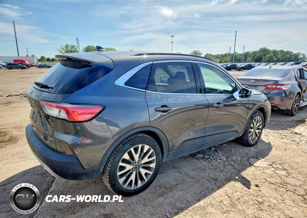 2020 Ford Escape Titanium VIN:1FMCU9DZ8LUB26839 - 3