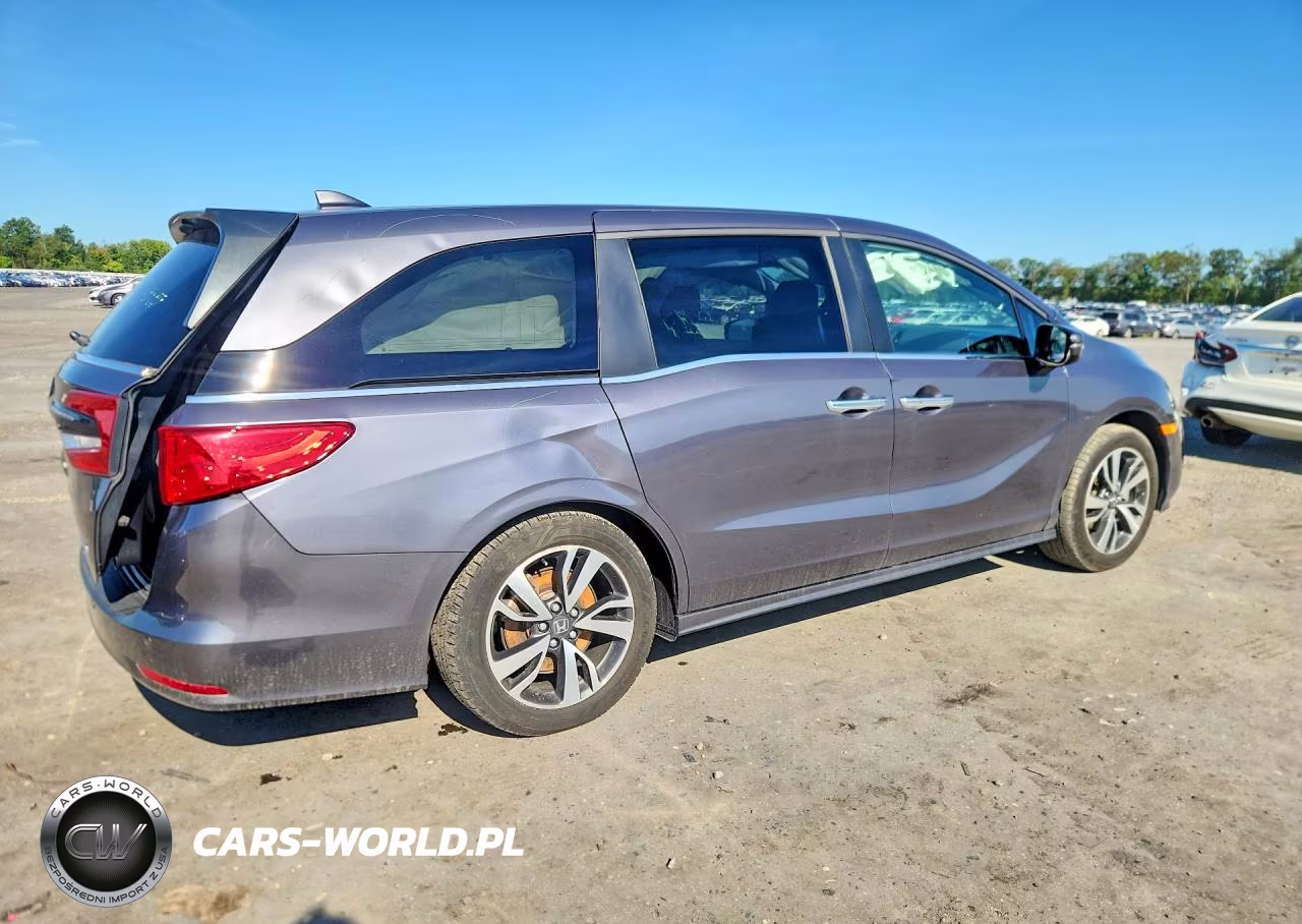 2022 Honda Odyssey Touring VIN:5FNRL6H88NB045028 - 3