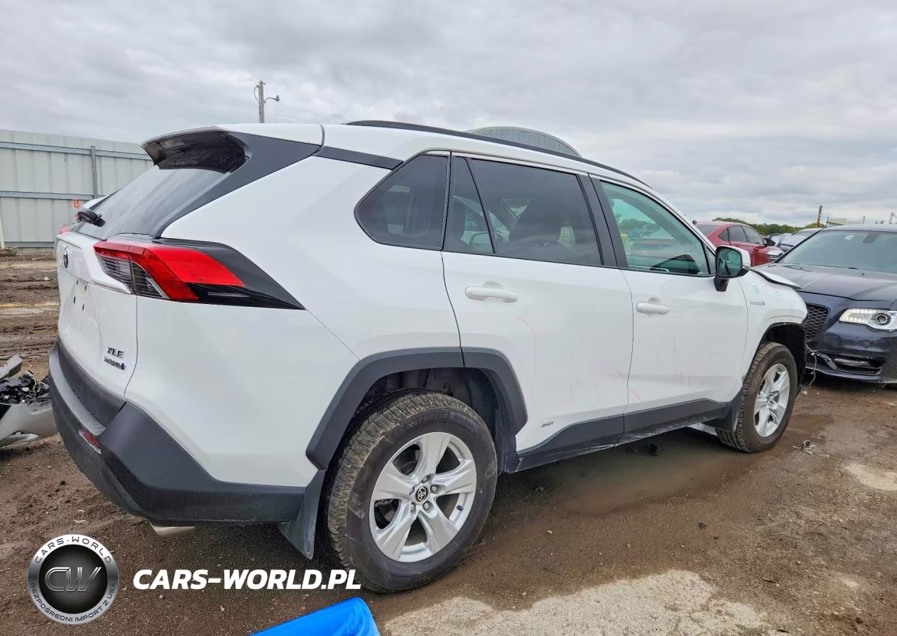 2021 Toyota Rav4 Hybrid Xle VIN:2T3R6RFV1MW011443 - 3