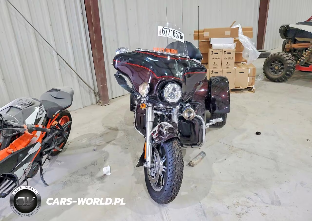 2011 Harley-Davidson Flhtcutg VIN:1HD1MAM15BB851802 - 2
